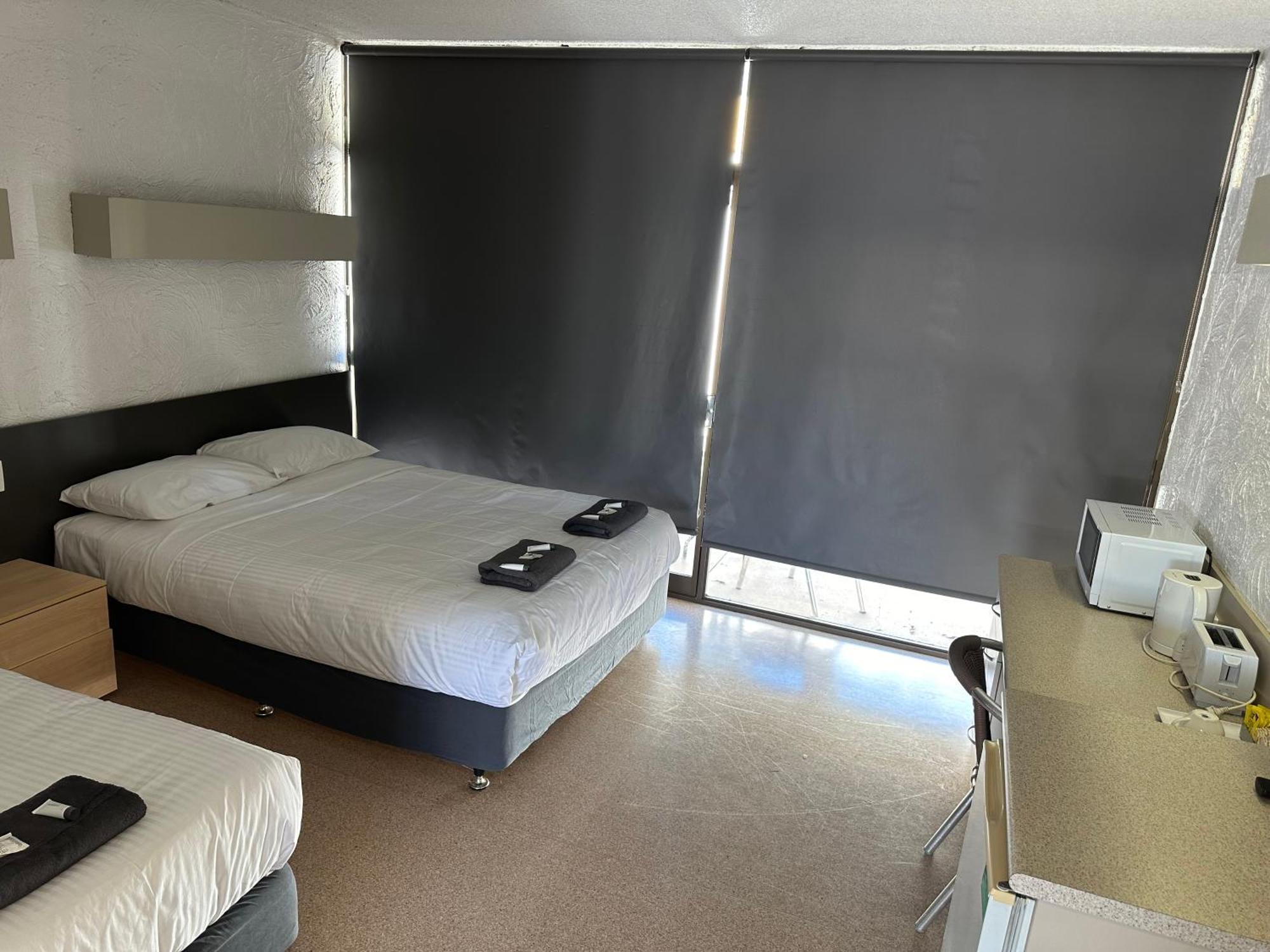 Overlander Hotel 마운트아이자 외부 사진